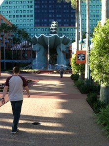 Matt Thompson walking into the Swan Hotel for a Day of Seminars (Brad Hooser)